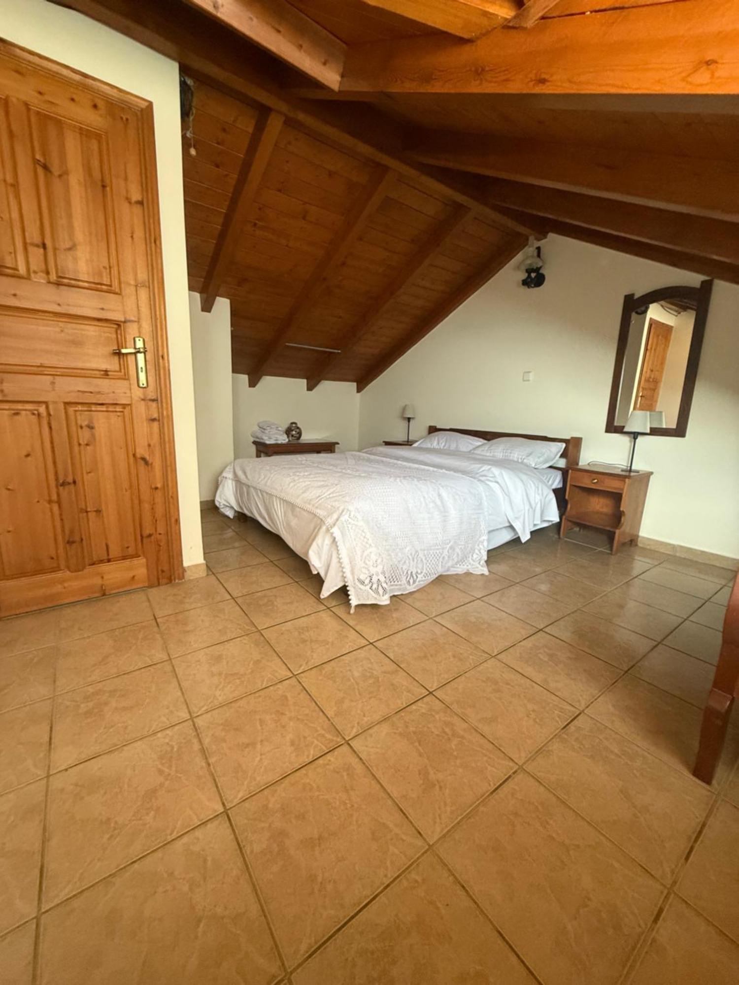Arcadianis Lakeview Villa At Psari Arkadias Psarion Exterior photo